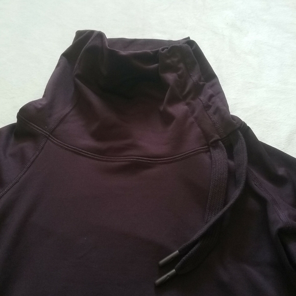NIKE Pro NWOT Hyperwarm Cinch Neck Top Long-Sleeve Thermal Insulation - Picture 4 of 13